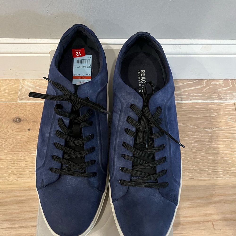 Kenneth Cole Reaction Men's Navy Suede Low-Top Sneakers with Black Laces